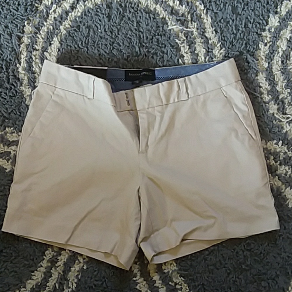Kahki Shorts
